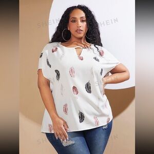 SHEIN CURVE+ Plus Feather Print Keyhole Neck Batwing Sleeve Blouse